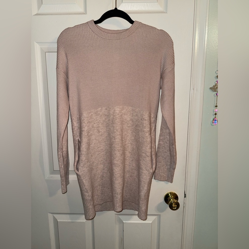 Lululemon pink sweater with pockets, size XS.